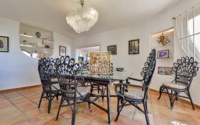 Exclusiva villa con impresionantes vistas panorámicas junto al Club de Golf de Altea